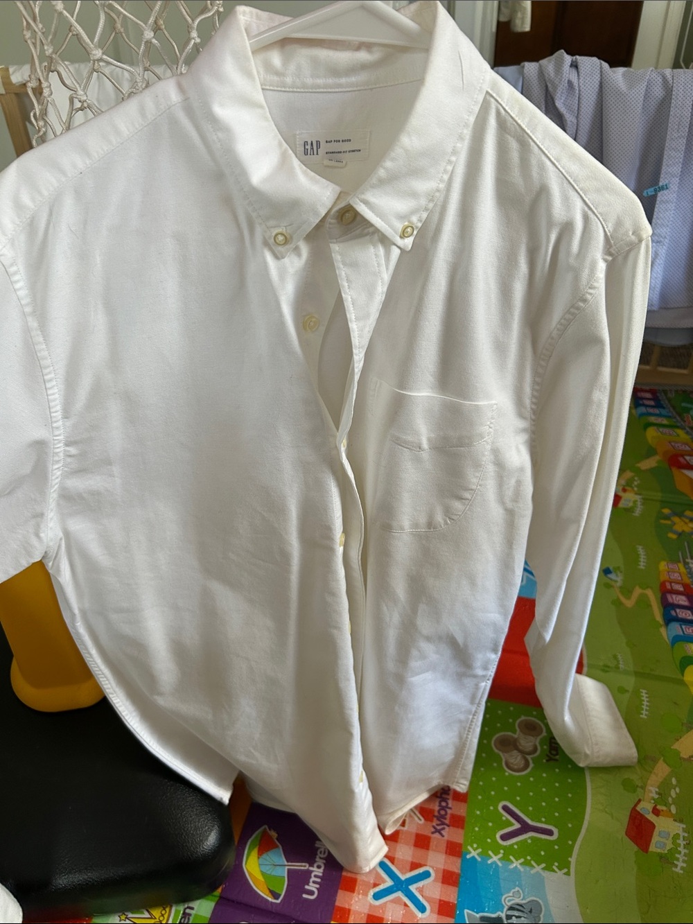 GAP Men's White Oxford Button-Down Shirt